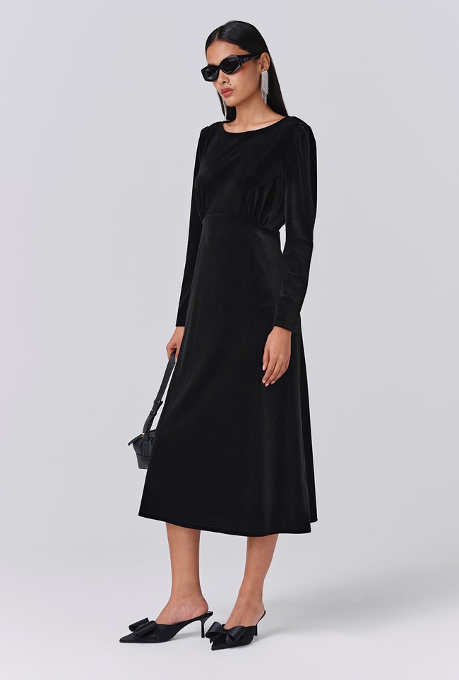 Adeline Velvet Round Neck Midi Dress