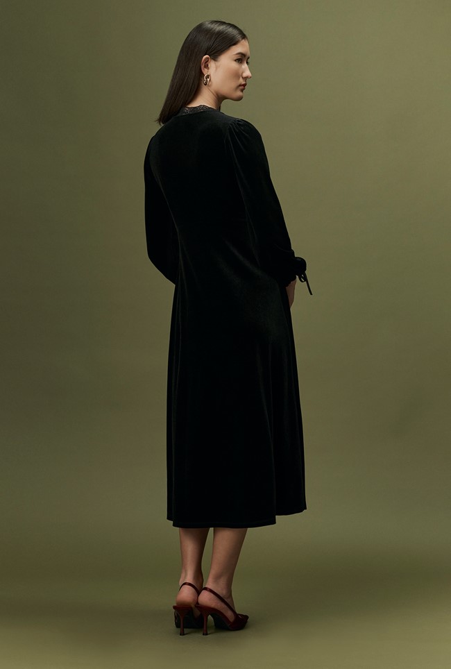 Kathleen Long Sleeve Velvet Midi Dress