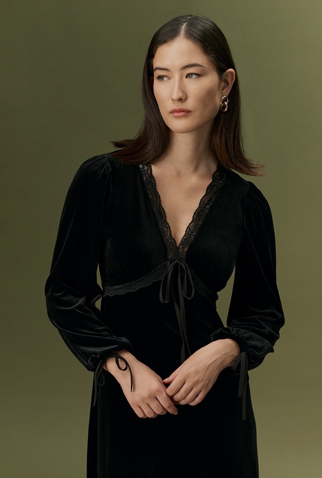 Kathleen Long Sleeve Velvet Midi Dress