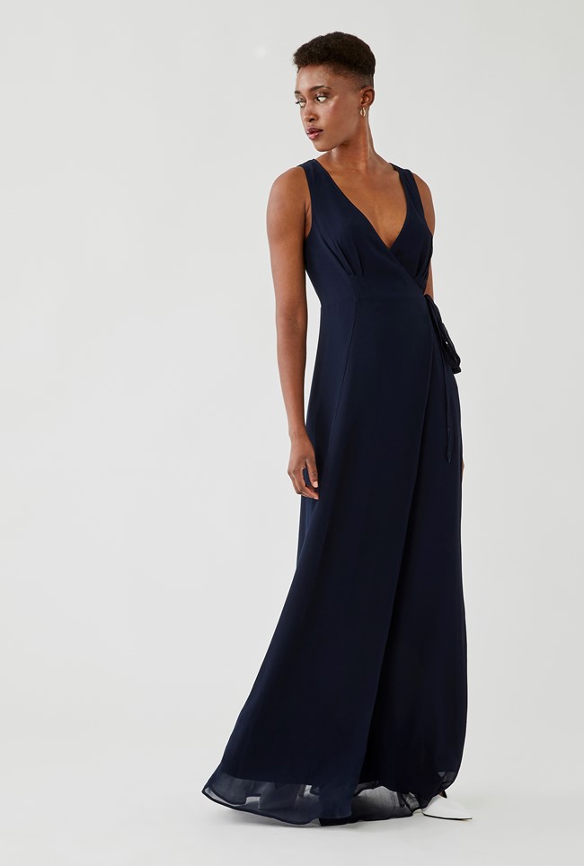 Maxi Occ Dress With Sleeveless Sleeves In Navy With Lightweight ...