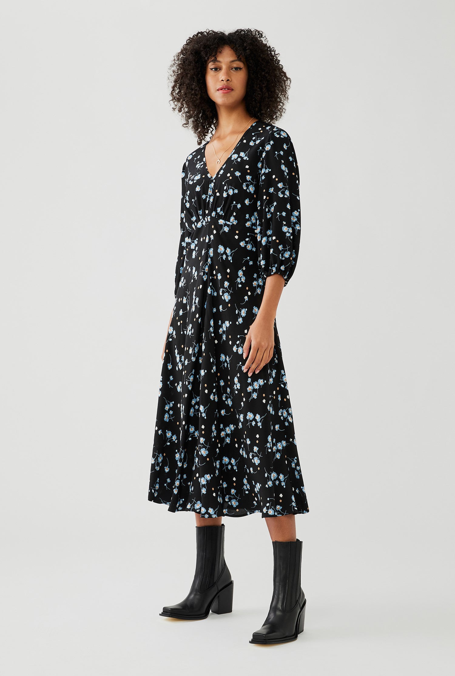 Midi Crepe Dress With Long Sleeves In Black And Blue With Feminine V ...