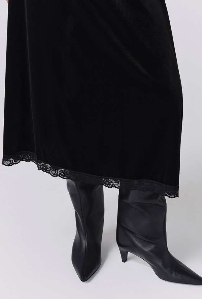 Lunette Velvet Midi Skirt