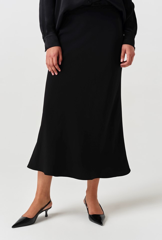 Lyra Crepe Midi Skirt